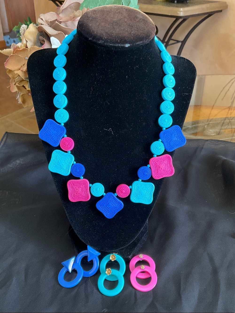 80’s electric Blue & Pink Necklace & earrings- Women Jewelry